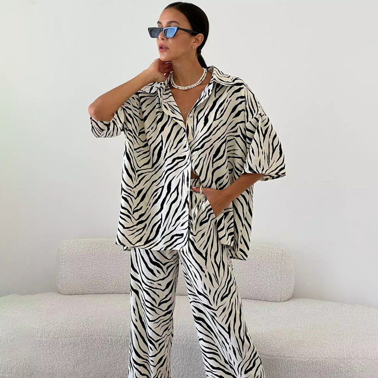 WW-Zebra-gestreifter Anzug