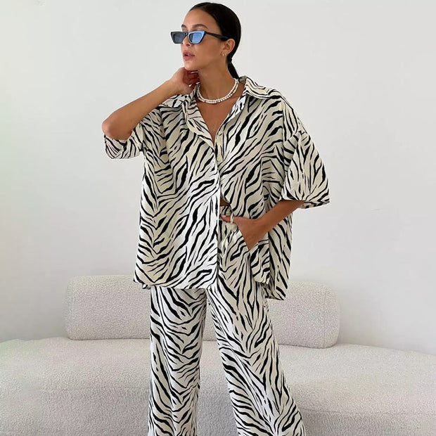 WW-Zebra-gestreifter Anzug