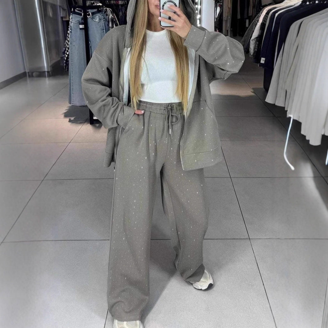 Damen Sportliches Sweat-Outfit mit Kapuze und weiter Passform WW