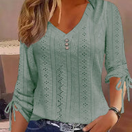 Damen Blusenshirt mit raffiniertem Lochmuster und Knopfdetails WW