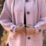 Damen weiche Wolljacke mit Schulterpasse und Knopfdetails WW