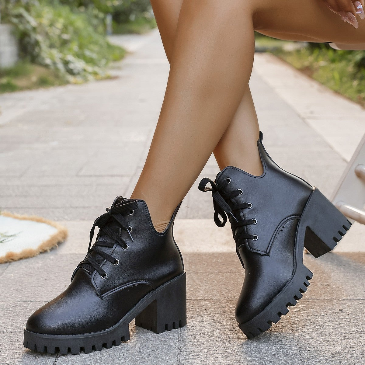 Damen Schnürstiefeletten mit robustem Blockabsatz und rutschfester Sohle WW