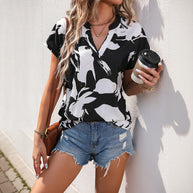 Damen Bluse im modernen grafischen Design WW