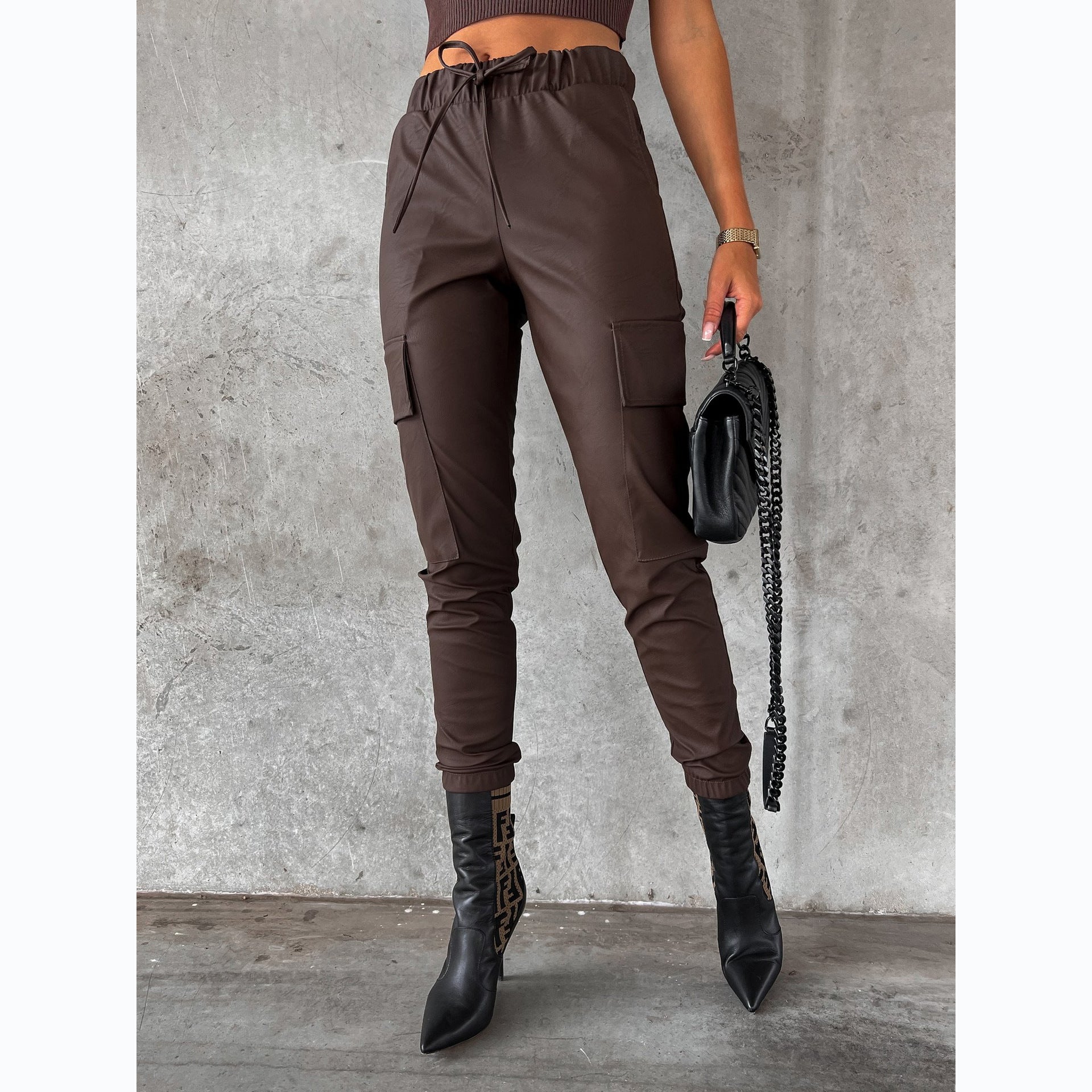 Damen Kunstleder Jogginghose mit praktischen Taschen und elastischem Bund WW