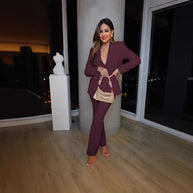 Damen Eleganter Blazer und Hosenanzug mit schickem Schnitt WW