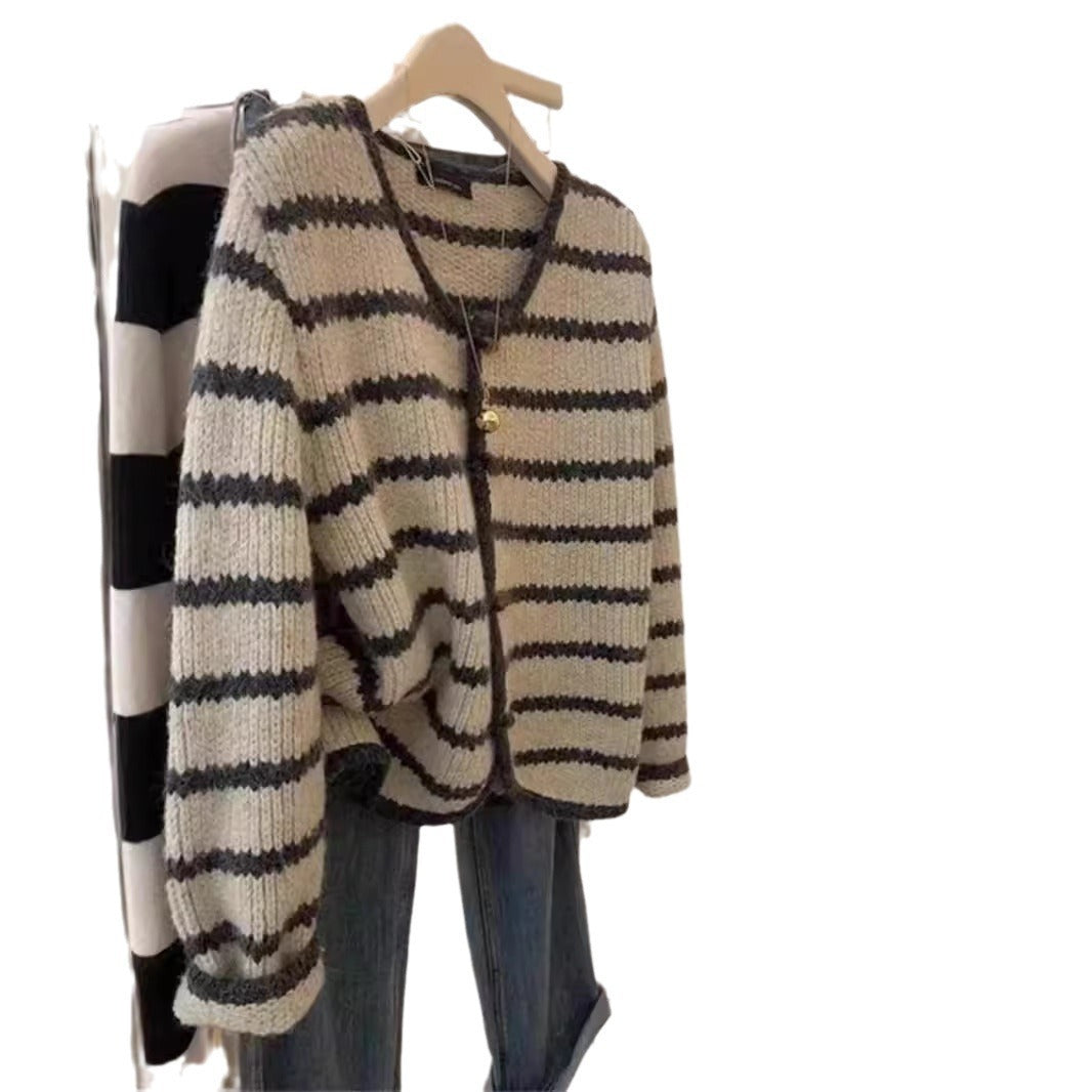 Damen Strickjacke im Boho-Stil mit Knopfleiste und breiten Ärmel WW