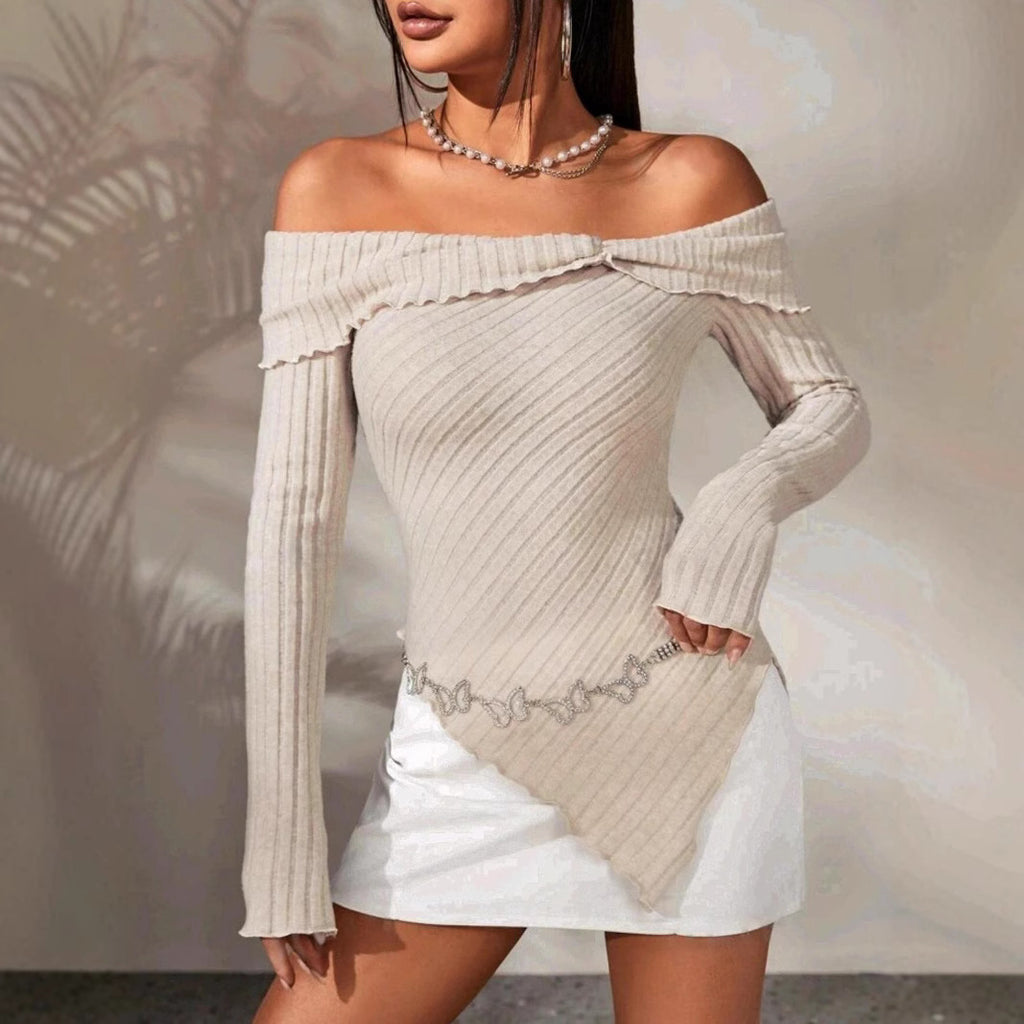 Damen  Schulterfreies Oberteil aus Rippstrick mit asymmetrischem Saum und dekorativen Details WW