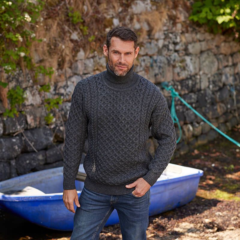 Herren Strickpullover mit strukturiertem Zopfmuster und hohem Kragen WW
