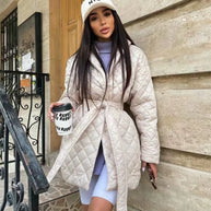 Damen Steppjacke mit Gürtel und hohem Kragen WW