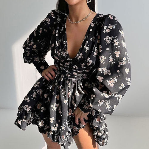 Damen kurzes Kleid mit lockeren Ärmeln und verspieltem Blumenmuster W&W Mode
