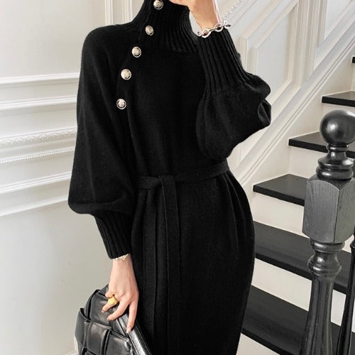Damen Strickkleid mit hohem Kragen und dekorativen Knöpfen WW