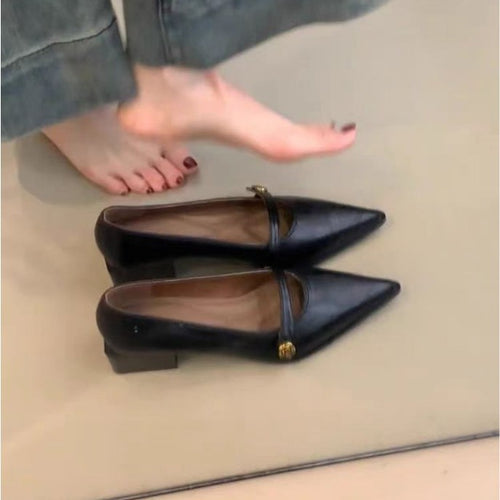 Damen Bequeme spitz zulaufende Ballerinas mit dekorativem Riemchen und Blockabsatz WW