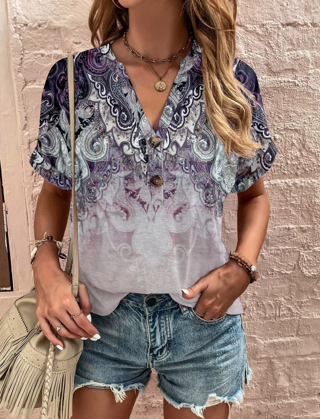 Damen lässiges kurzärmliges Blusenshirt mit verspieltem Paisleymuster und modernen Knopfdetails W&W Mode