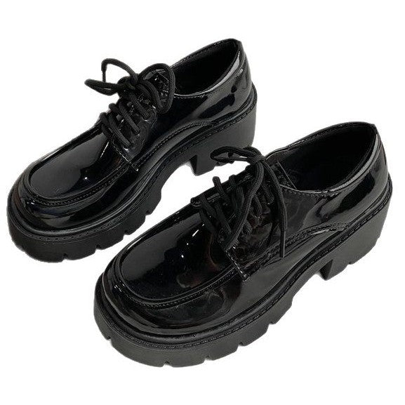 Damen Chunky Schnürschuhe mit robustem Blockabsatz und glänzender Oberfläche W&W