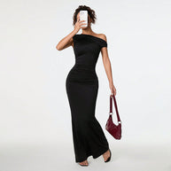 Damen figurbetontes Maxikleid mit asymmetrischem Ausschnitt und eleganter Drapierung W&W