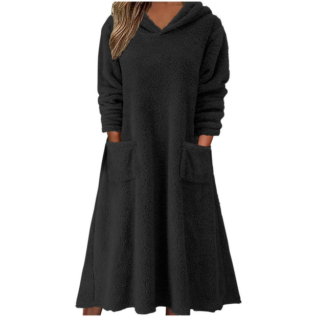 Damen Kuscheliger Fleece-Kleid mit Kapuze und praktischen Taschen WW