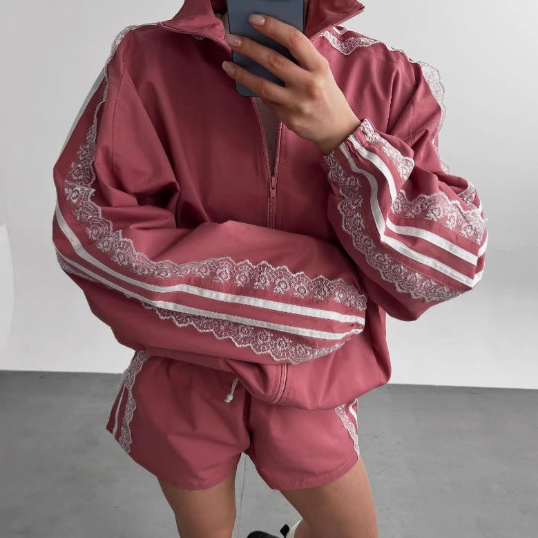 Damen sportliches Set mit eleganten Spitzenapplikationen WW