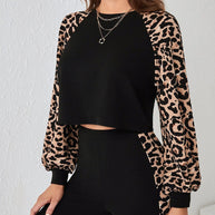 Damen Athleisure Set mit modischen Leopardenärmel und Slim Fit WW