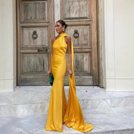 Damen elegantes Abendkleid mit einseitigem Cape und raffinierter Drapierung W&W