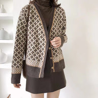 Damen Strickjacke mit geometrischem Design und Knopfverschluss WW