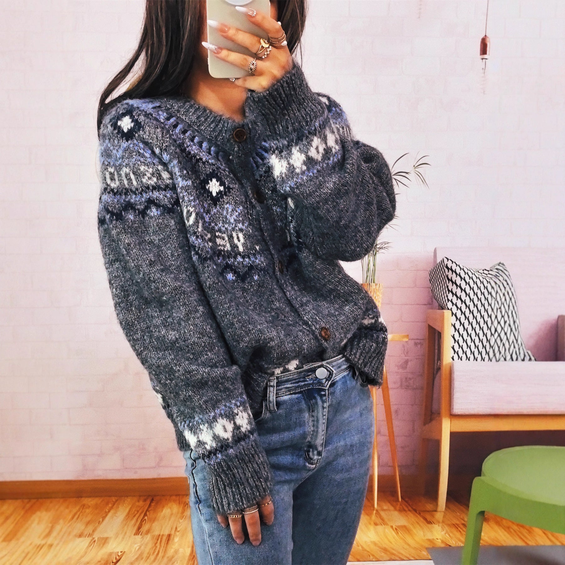 Damen Strickjacke mit buntem nordischen Muster und hochwertigen Holzknöpfen WW