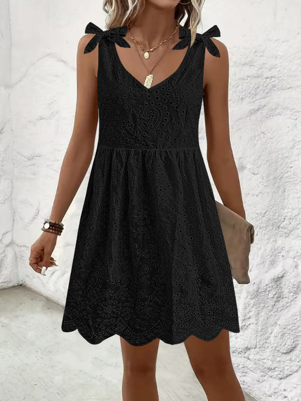 Damen luftiges Sommerkleid mit dekorativem Lochmuster und süßen Trägern W&W Mode