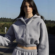 Damen sportliches und lässiges Set aus cropped Hoodie und weiter Jogginghose WW