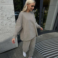 Damen Bequemer Oversize-Sweatshirt- und Lounge-Hosen-Set WW