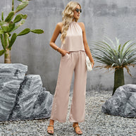 Damen eleganter Jumpsuit mit ausgestelltem Bein und hohem Kragen WW