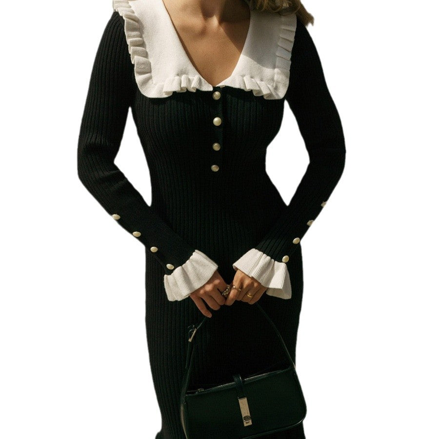 Damen Raffiniertes Strickkleid mit Rüschendetails und Perlknopfverzierung WW