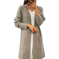 Damen Strickjacke im Oversized-Schnitt mit tiefem V-Ausschnitt und praktischen Taschen WW