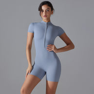 Damen Sportlicher Kurzarm-Einteiler mit Reißverschluss und figurbetontem Design WW