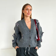 Damen Strickjacke mit romantischen Rüschendetails WW