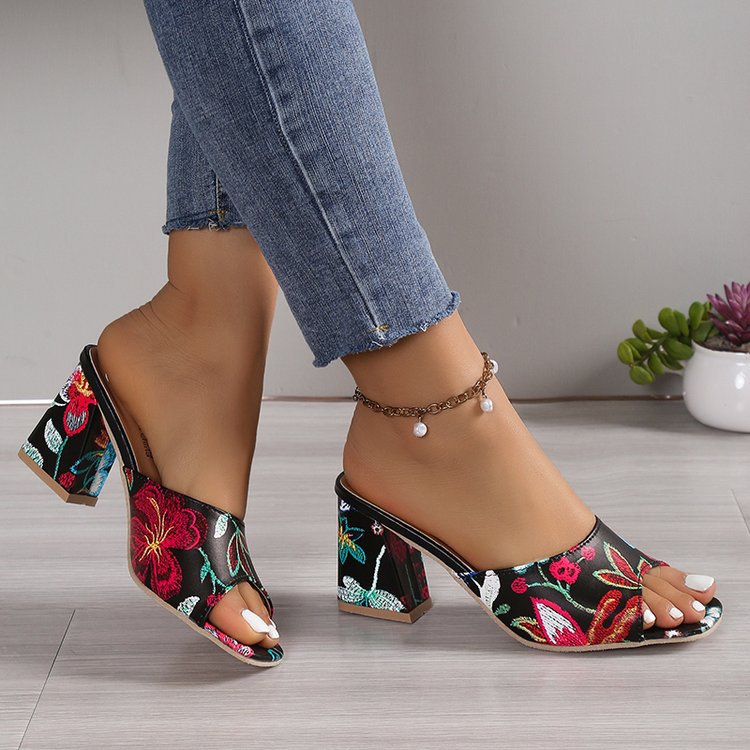 Damen Mules mit floralem Design und komfortablem Blockabsatz W&W Mode