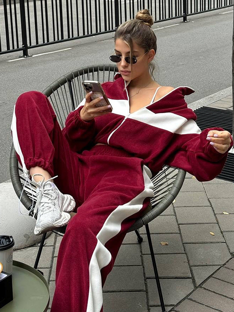 Damen Sportlicher Velours Zweiteiler mit modischen Streifen WW