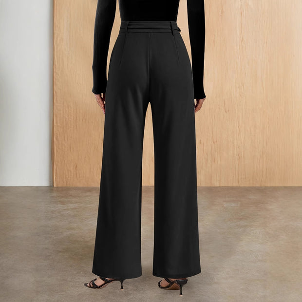 Damen eleganter, weit geschnittener Schnittanzug mit goldfarbener Gürtelakzent W&W