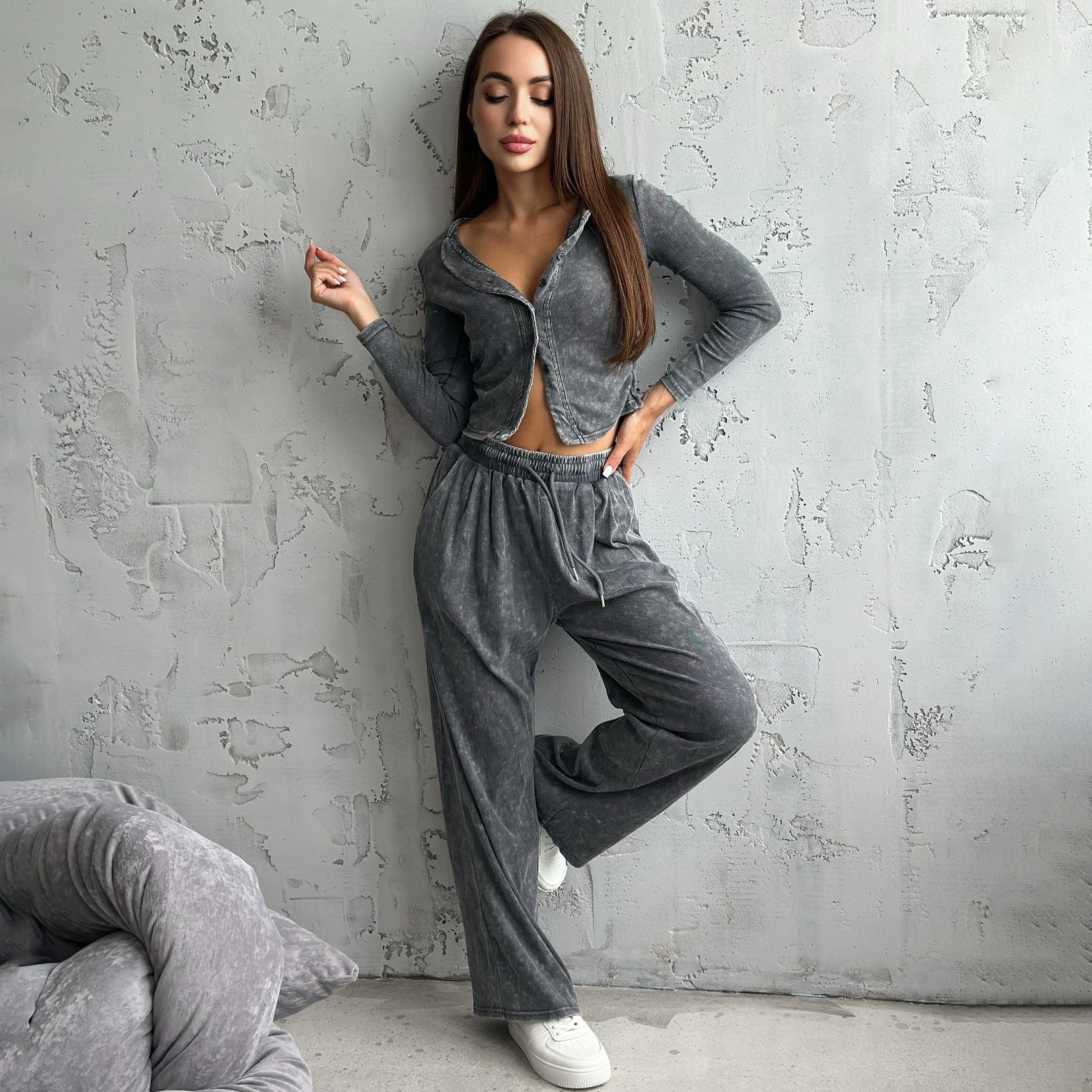 Damen Sportliches Freizeit-Set mit cropped Jacke und weiter Hose WW