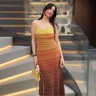 Damen Strick-Maxikleid mit seitlichem Schlitz und elegantem Muster WW