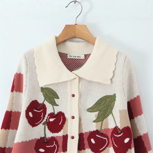 Damen cropped Strickjacke mit Kirschenmuster und durchgehendem Knopfverschluss W&W Mode