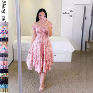 Damen Sommerliches Off-Shoulder Kleid mit farbenfrohem Schmetterlingsmuster und geschmeidigem Faltenwurf WW