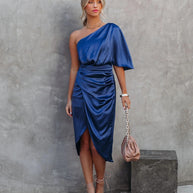 Damen Satin Abendkleid mit asymmetrischem Design und raffinierten Rüschen WW