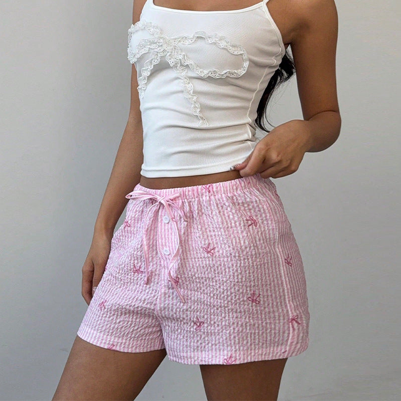 Damen kurze Schlafshorts mit niedlichem Streifenmuster und dekorativer Stickerei WW