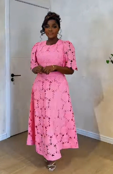 Damen gehäkeltes Maxikleid mit floralen Details WW