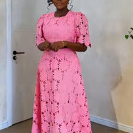 Damen gehäkeltes Maxikleid mit floralen Details WW