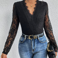 Damen Spitzenbody mit raffiniertem V-Ausschnitt und eleganten Rüschendetails WW