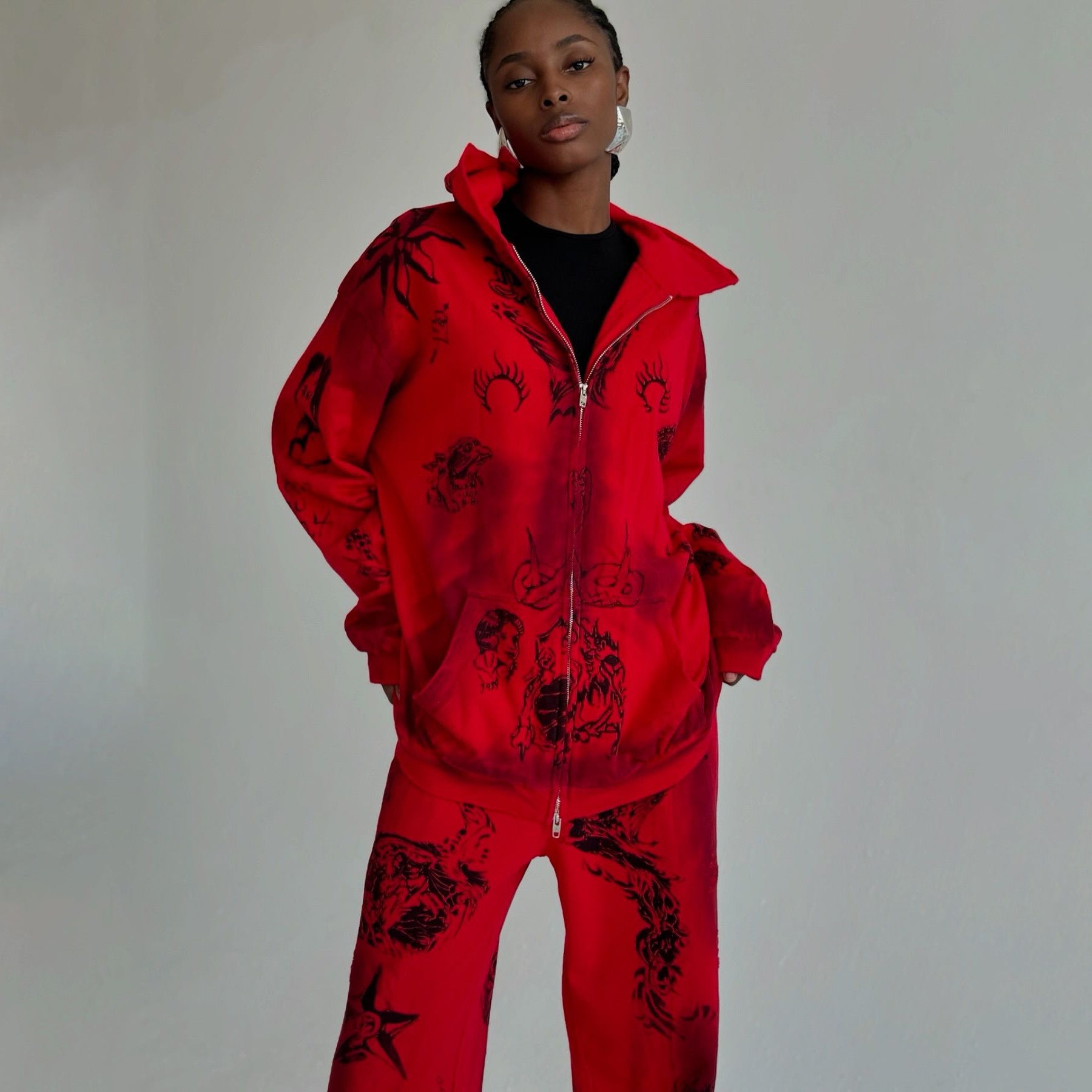 Damen Sportlicher Oversized Set mit einzigartigen Grafiken und Kapuze WW