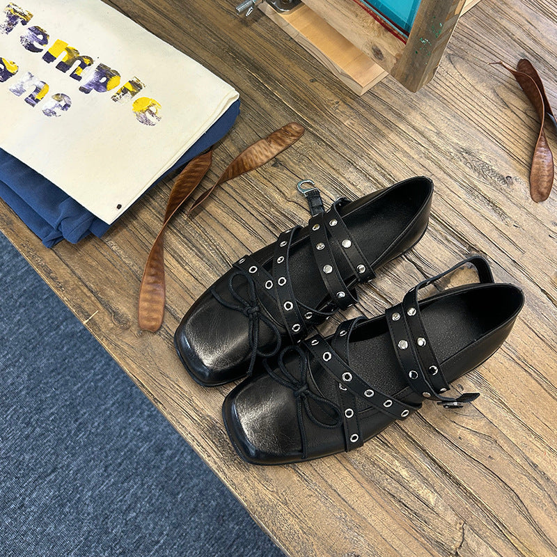 Damen Stylische Cross-Strap Ballerinas mit Dekorativem Bogen und Metallischen Akzenten WW