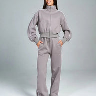 Damen sportliches Freizeit-Set mit hochgeschlossener Jacke und weit geschnittenen Hosen WW
