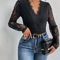 Damen Spitzenbody mit raffiniertem V-Ausschnitt und eleganten Rüschendetails WW