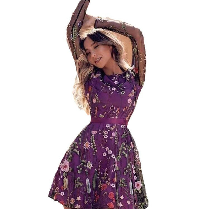 Damen Elegantes Kleid mit floraler Bestickung und transparenten Ärmeln W&W Mode